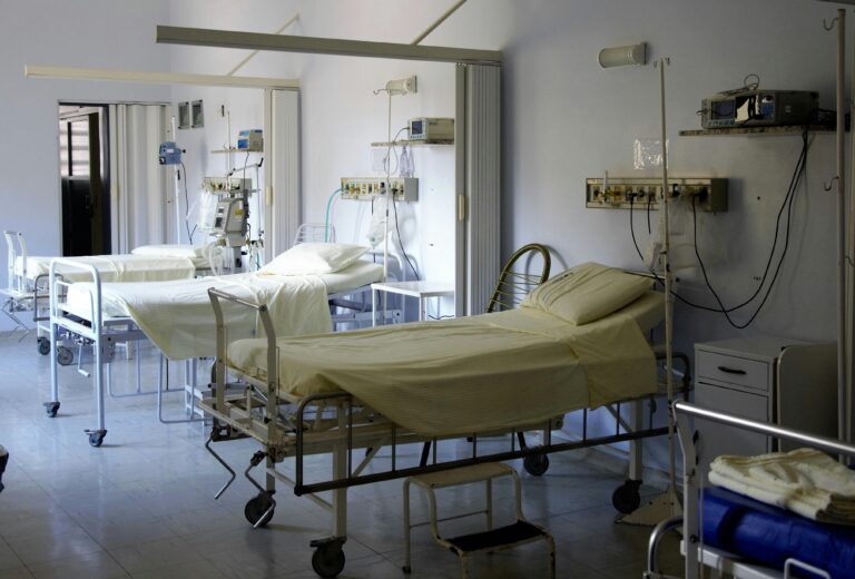 Image Hospital beds empty, ready for patients