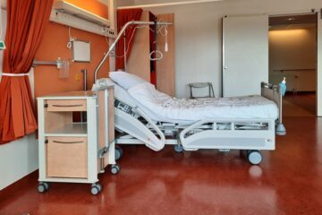 empty bed in hospital